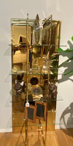 Einzigartig und handgefertigt  Schrank Manville 80x35x200cm glänzend Gold Klarglas