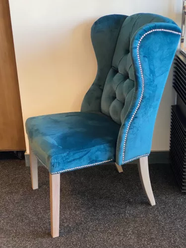 Einzigartig und handgefertigt  Roxy Beistellstuhl modernes ländliches Design