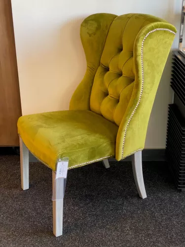 Einzigartig und handgefertigt  SALE Roxy Beistell-Esszimmerstuhl – Juke Olive 53 – neue graue Beine – silberne Nägel – silberner Ring