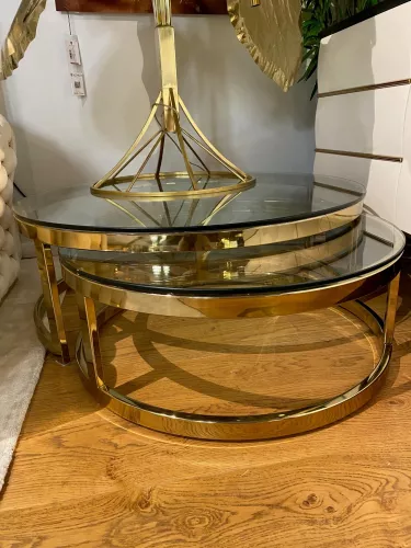 Einzigartig und handgefertigt  Couchtisch Mathew 100x100x35cm mit Klarglas, 2er Set