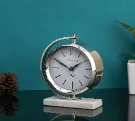 Einzigartig und handgefertigt  Table Clock Hanibal