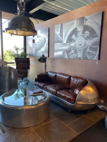 Einzigartig und handgefertigt  Eddison 3-Sitzer Flugzeug / Aviator Style 209x81x74cm